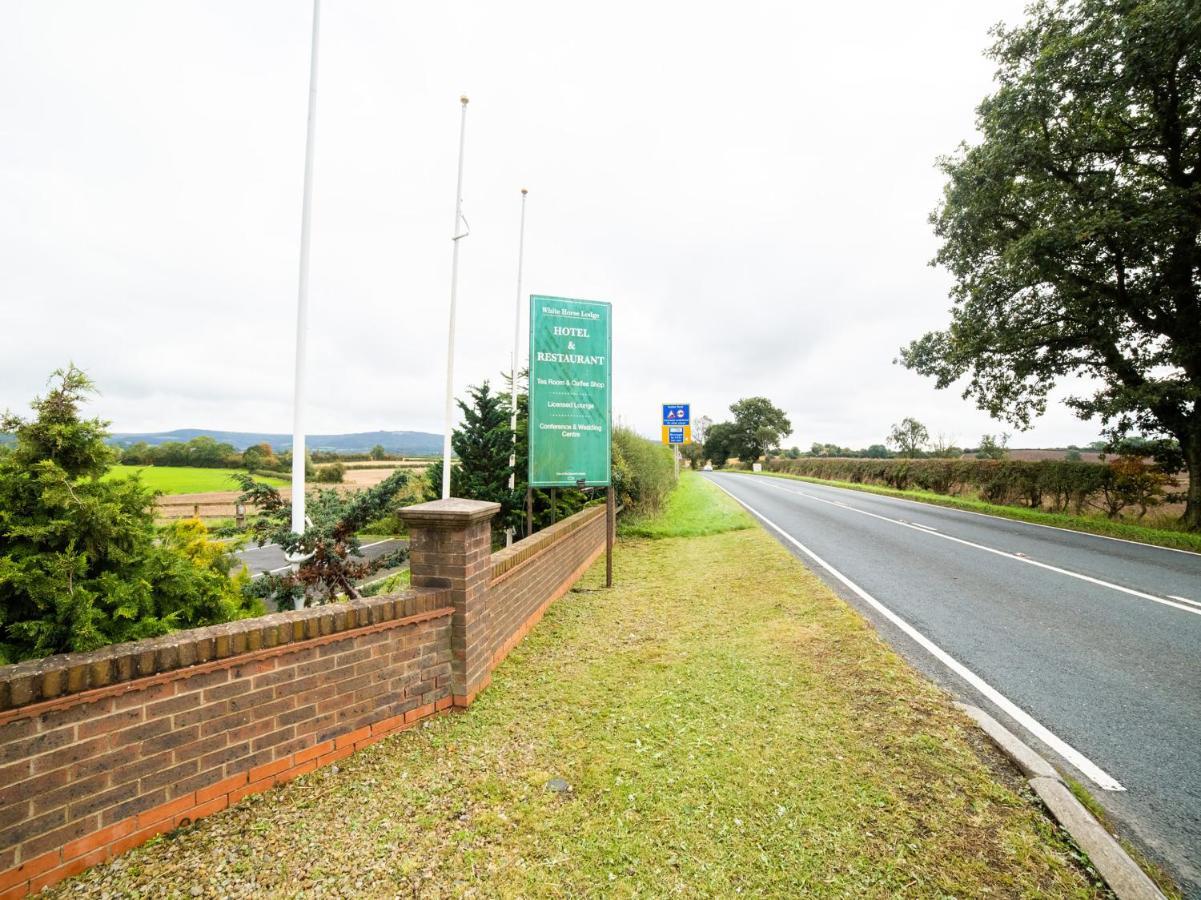 Bagby Oyo White Horse Lodge Hotel, East Thirsk מראה חיצוני תמונה
